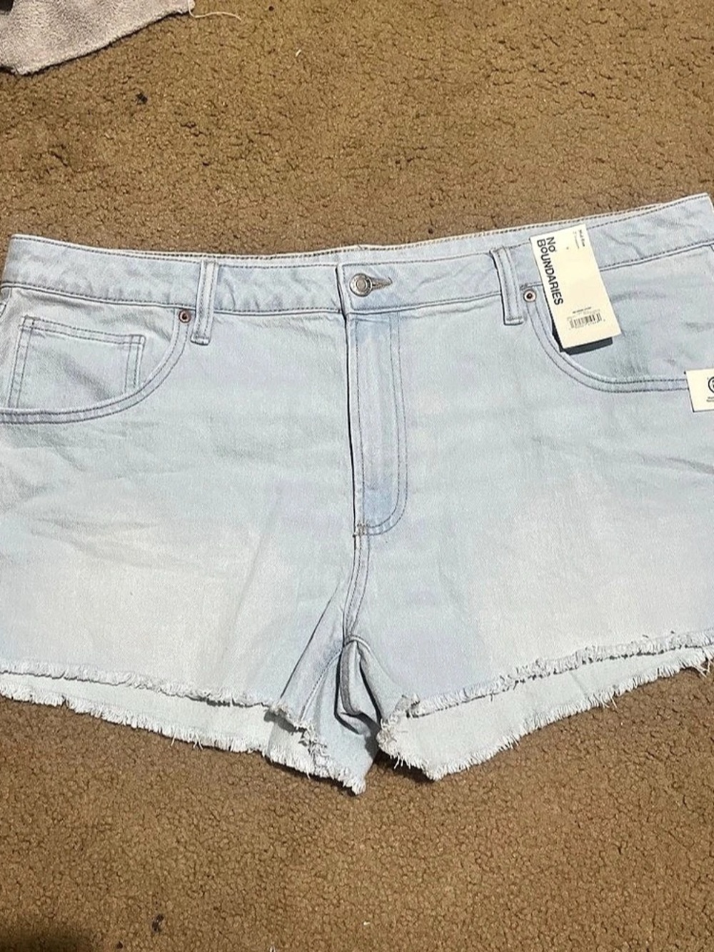 No Boundaries Women's Mid-Rise Denim Shorts Jean Shorts Size 20 NWT